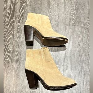 Joie suede booties size 40